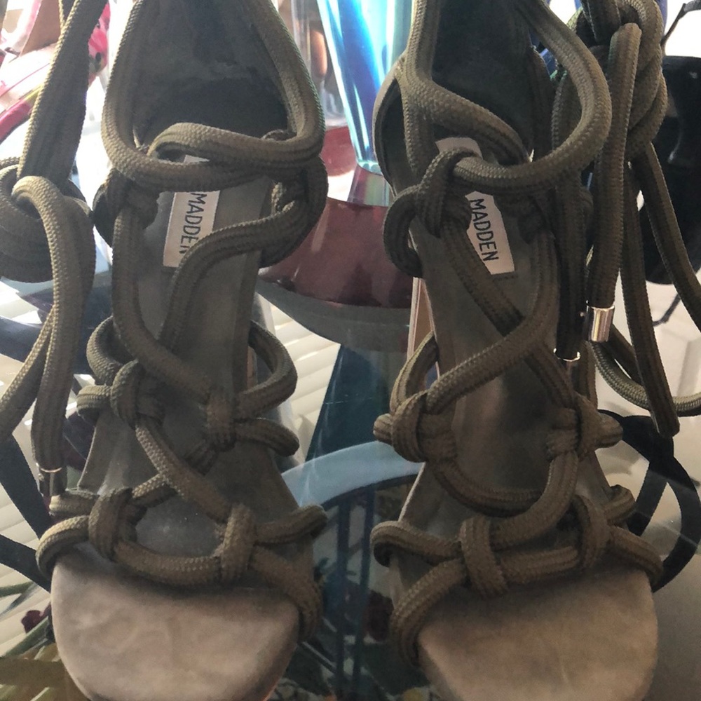 Shoe